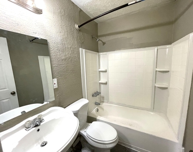 415 S Robbins Avenue - Photo Thumbnail 10