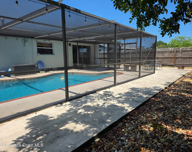 315 Oahu Drive - Photo Thumbnail 17