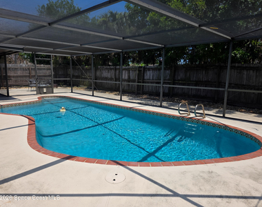 315 Oahu Drive - Photo Thumbnail 5