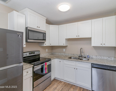 2567 Pepper Avenue - Photo Thumbnail 3