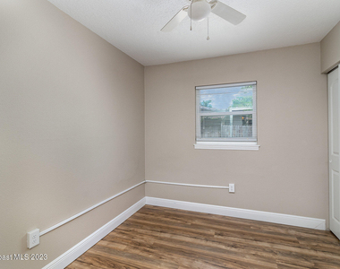 2567 Pepper Avenue - Photo Thumbnail 9