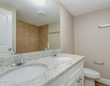 2567 Pepper Avenue - Photo Thumbnail 7