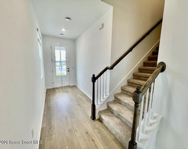 1389 Bluewater Lane - Photo Thumbnail 3