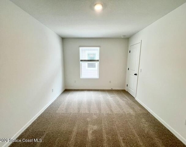1389 Bluewater Lane - Photo Thumbnail 25