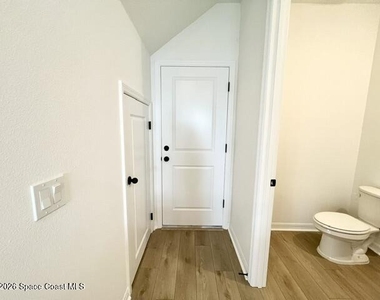 1389 Bluewater Lane - Photo Thumbnail 15