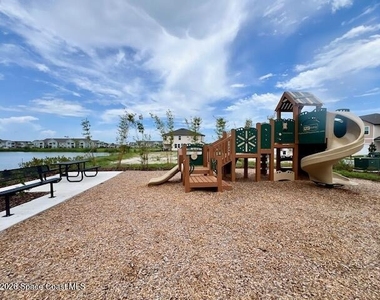 1389 Bluewater Lane - Photo Thumbnail 37