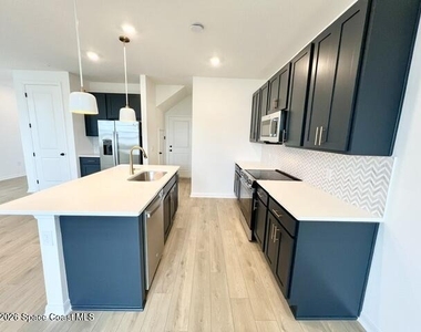 1389 Bluewater Lane - Photo Thumbnail 11