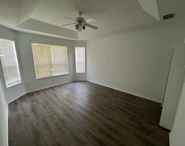 4701 Portage Trail - Photo Thumbnail 8