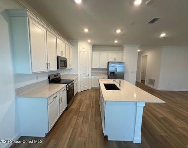 2195 Majorelle Drive Nw - Photo Thumbnail 7