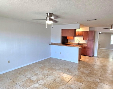1380 Floral Lane - Photo Thumbnail 7