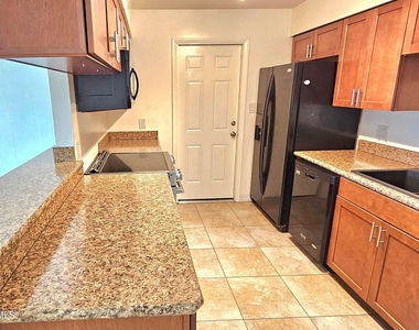 1380 Floral Lane - Photo Thumbnail 10