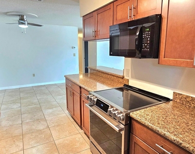 1380 Floral Lane - Photo Thumbnail 12