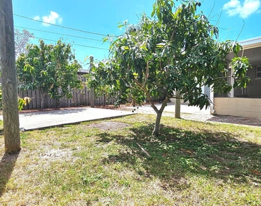 1380 Floral Lane - Photo Thumbnail 4