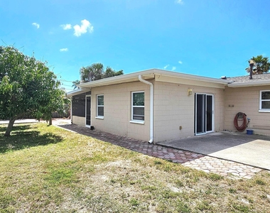 1380 Floral Lane - Photo Thumbnail 18