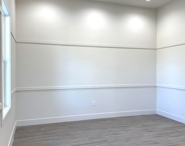 2781 Edington Drive - Photo Thumbnail 3