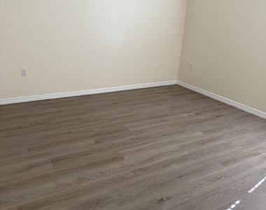 1178 White Oak Circle - Photo Thumbnail 12