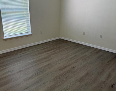 1178 White Oak Circle - Photo Thumbnail 11