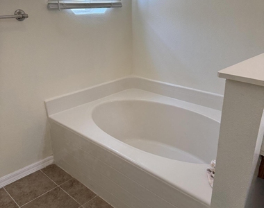 1178 White Oak Circle - Photo Thumbnail 10