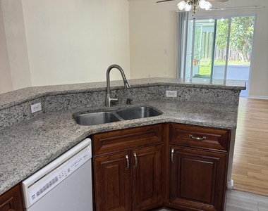 1178 White Oak Circle - Photo Thumbnail 4