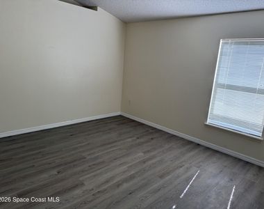 1178 White Oak Circle - Photo Thumbnail 7