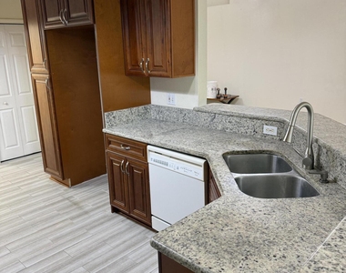 1178 White Oak Circle - Photo Thumbnail 5