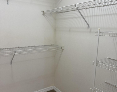 1178 White Oak Circle - Photo Thumbnail 9