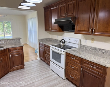 1178 White Oak Circle - Photo Thumbnail 1