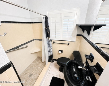 394 Royal Palm Drive - Photo Thumbnail 1
