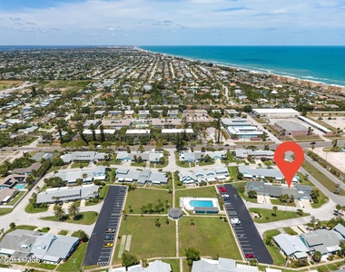 302 Emerald Place E - Photo Thumbnail 27