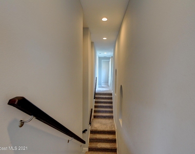 6903 Vista Hermosa Drive - Photo Thumbnail 13