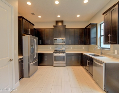 6903 Vista Hermosa Drive - Photo Thumbnail 7