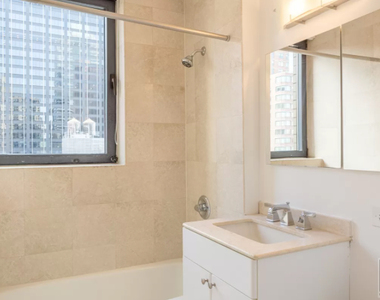 West 48th Street - Photo Thumbnail 2