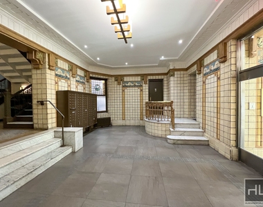 Tiemann Place - Photo Thumbnail 4
