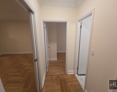 East 63 Street - Photo Thumbnail 8