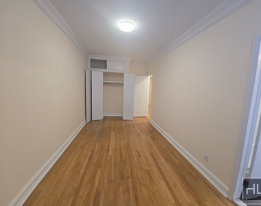 East 63 Street - Photo Thumbnail 7
