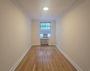 East 63 Street - Photo Thumbnail 10