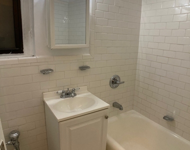 East 87 Street - Photo Thumbnail 5