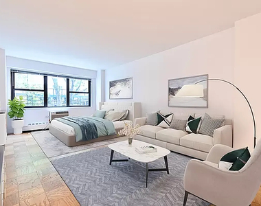 140 East 46th Street - Photo Thumbnail 2