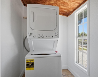 7037 Mccray Drive - Photo Thumbnail 15