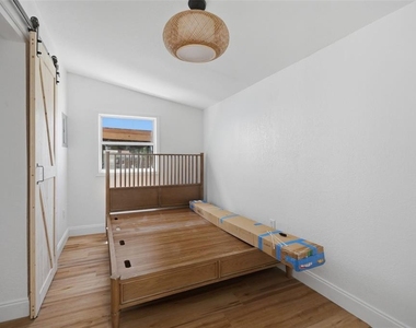 7037 Mccray Drive - Photo Thumbnail 13