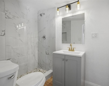 7037 Mccray Drive - Photo Thumbnail 14