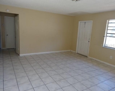 2400 Nw 21st Street - Photo Thumbnail 9