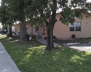 2400 Nw 21st Street - Photo Thumbnail 5