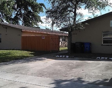 2400 Nw 21st Street - Photo Thumbnail 3