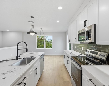 4208 W Carmen Street - Photo Thumbnail 12