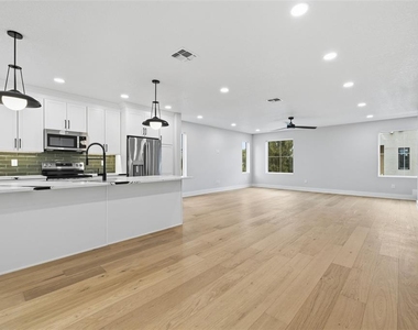 4208 W Carmen Street - Photo Thumbnail 6
