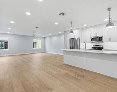4208 W Carmen Street - Photo Thumbnail 6