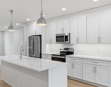 4208 W Carmen Street - Photo Thumbnail 8