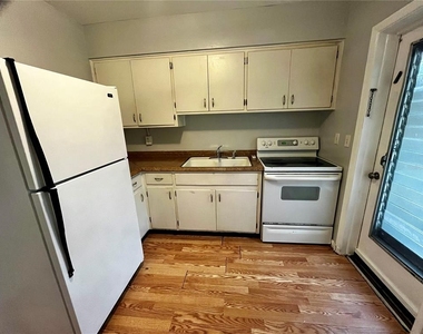 1411 Kennywood Drive - Photo Thumbnail 2