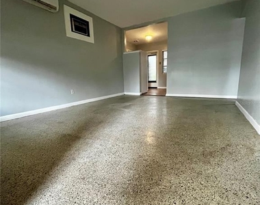 1411 Kennywood Drive - Photo Thumbnail 15